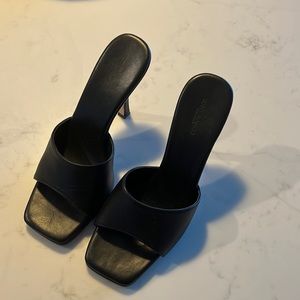 Tony Bianco mules